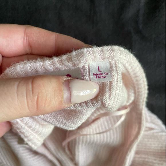 Tied top - Picture 2 of 2